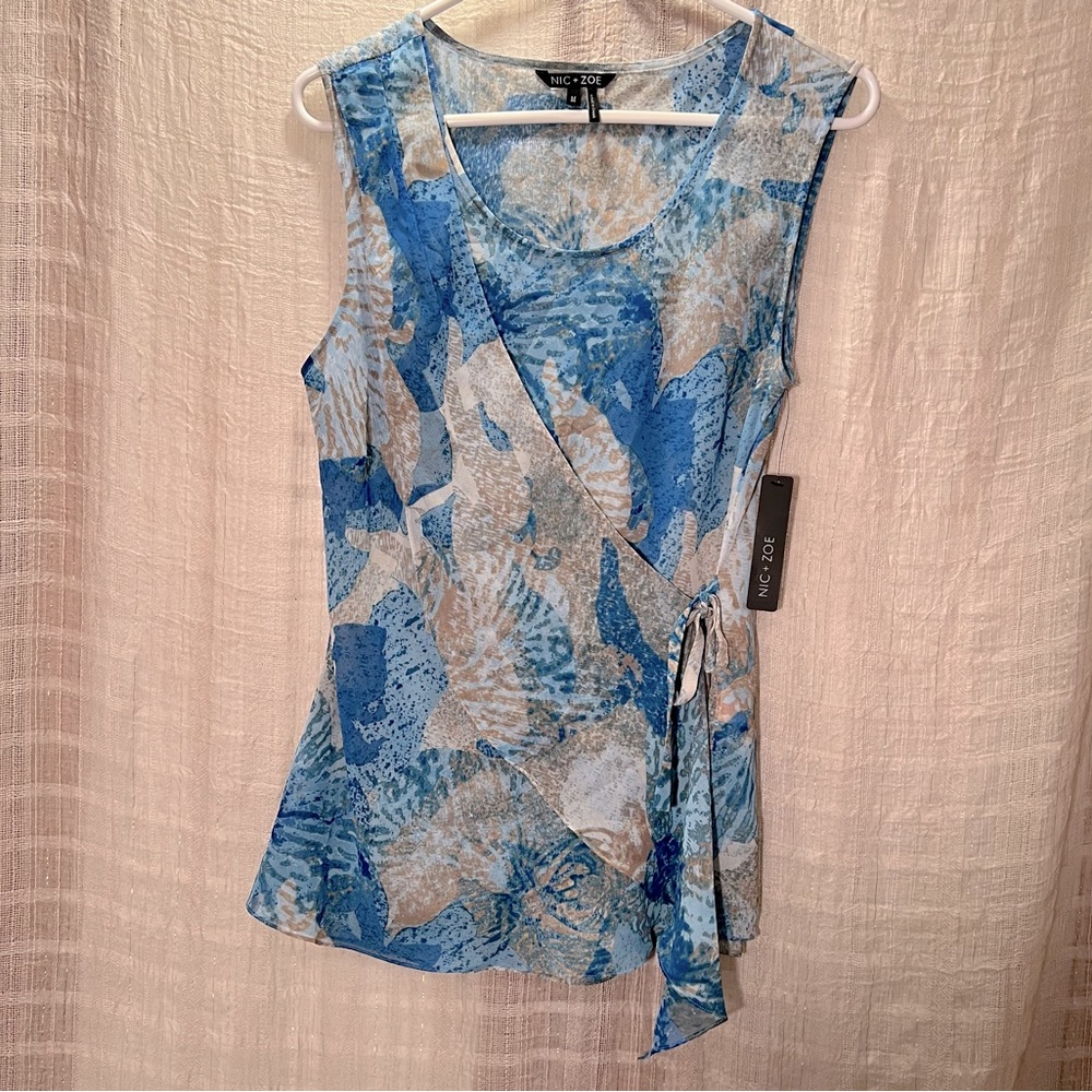 NWT Nic and Zoe Wrap Top